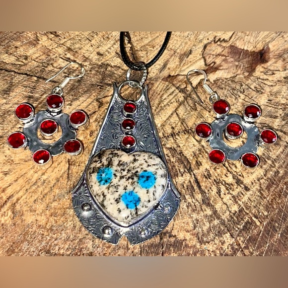 K2 Azurite Granite Pendant & Earrings Set - Picture 3 of 6